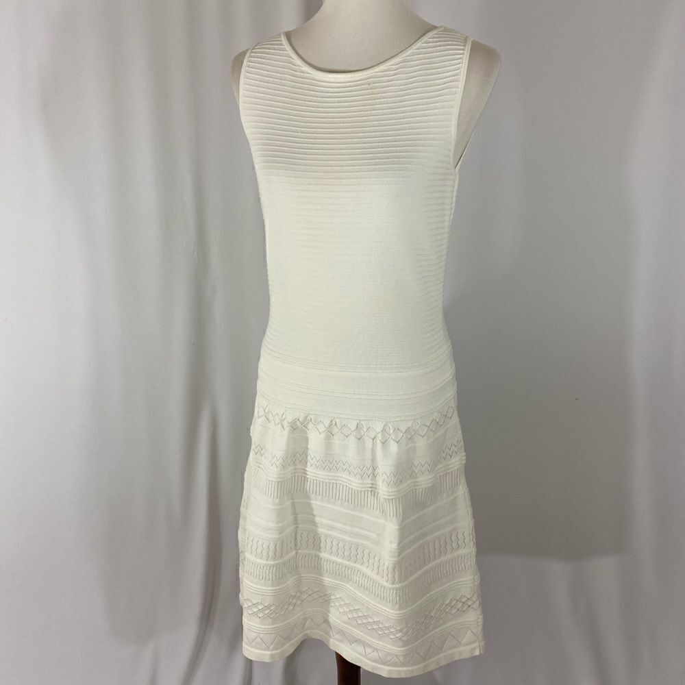 Lauren Sleeveless Dress - Picture 2 of 8
